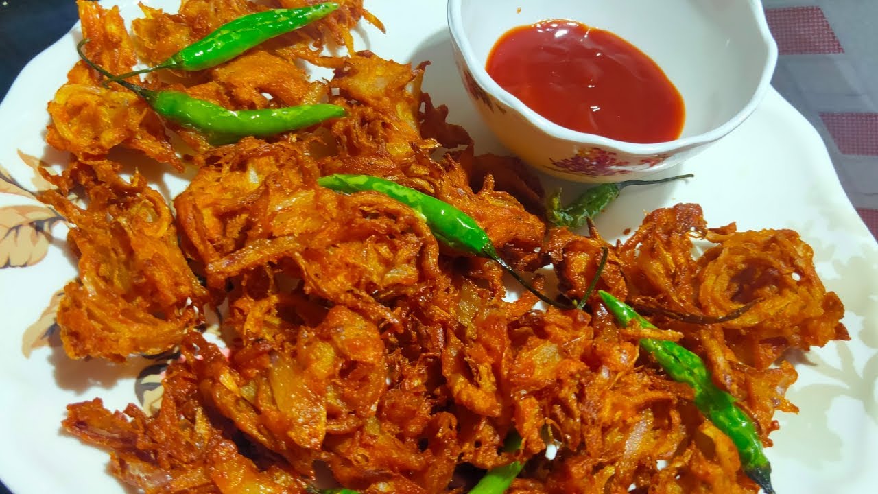 बारिश के मौसम में बनाये गरमा गरम प्याज लच्छा क्रिस्पी पकोड़ेे Monsoon Special Pyaz Pakode Recipe/