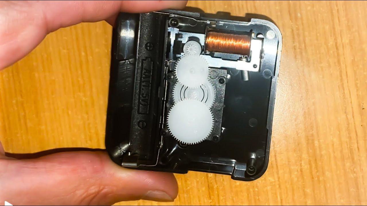 Como reparar un reloj de pared que no avanza