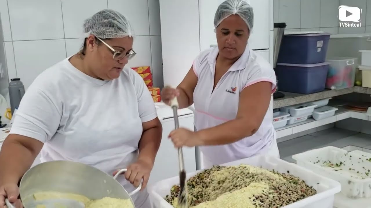 Dia da/o Merendeira/o: Quem alimenta a educação merece respeito e valorização!