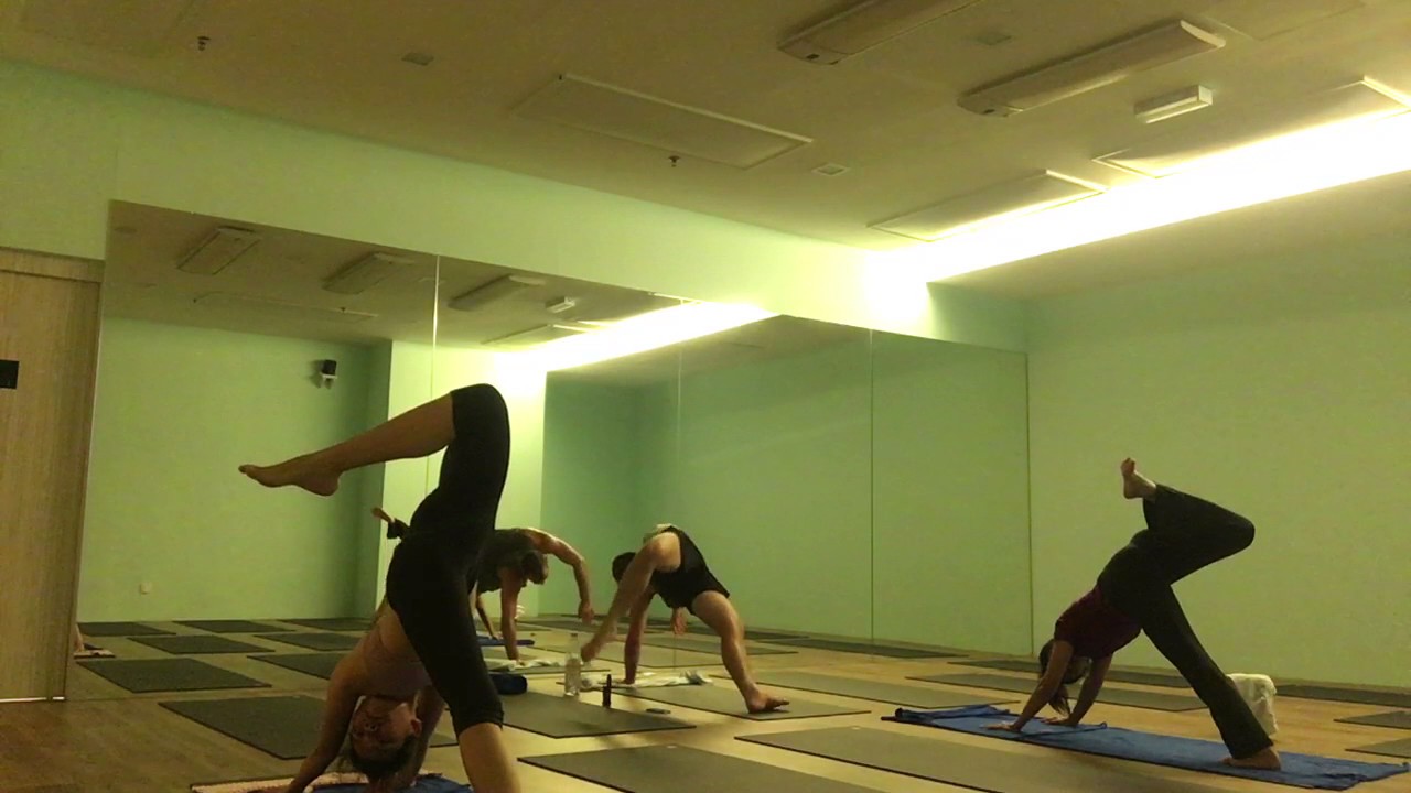 Hot Vinyasa Flow 60 min Matty K at Life Hot Yoga