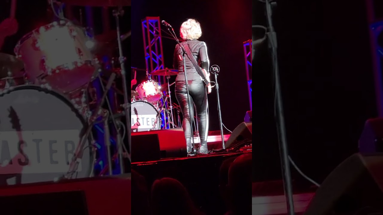 Samantha Fish tearing it up at Hard Rock Live at Universal CityWalk in Orlando, Fl 2/3/22