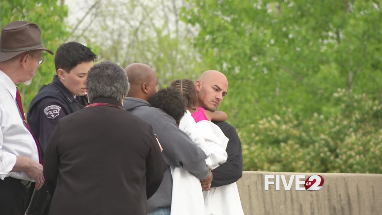 Good Samaritans rescue kids from flipped car