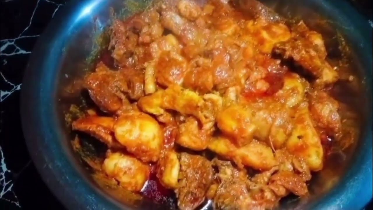 চালের গুড়ি দিয়ে কাগজের মতো পাতলা নরম রুটি সাথে চিকেন কষা রেসিপি। Rice flour roti recip Chaler roti