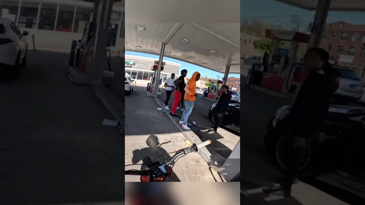 This gas station was packed&hellip;😳 #shorts #bike #biking #hood #chicago
