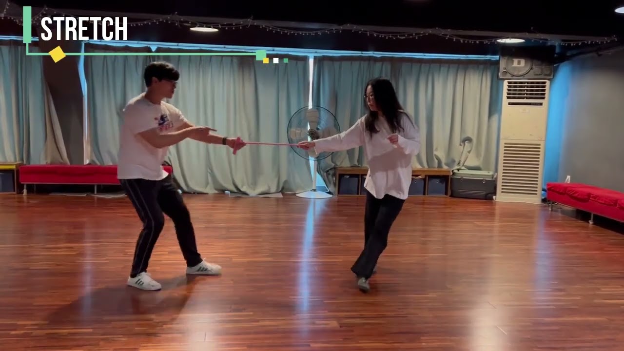 Stretch in Lindy Hop(Swing Dance)
