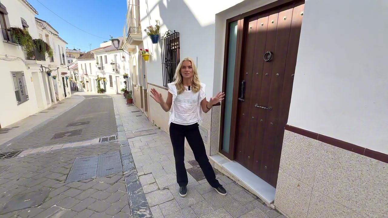 Townhouse in the Heart of Estepona Old Town – Only 200 Meters from the Beach!