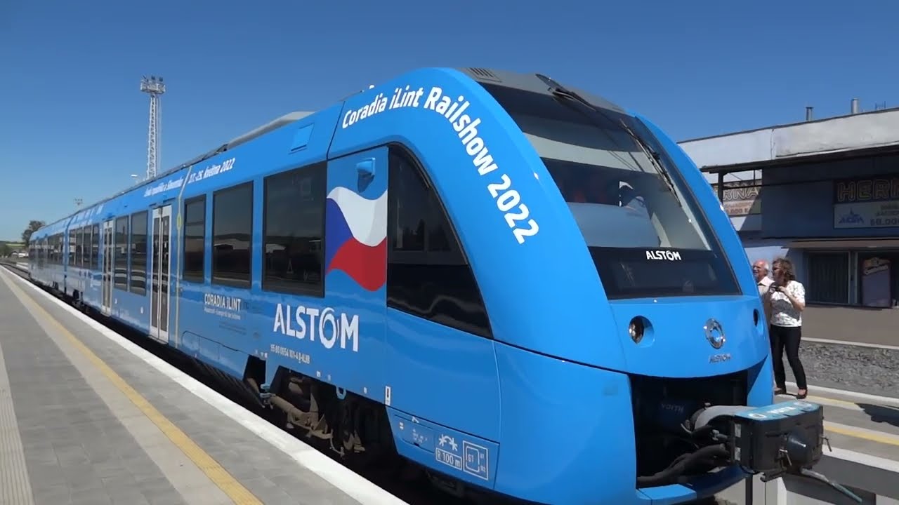 World&rsquo;s first hydrogen train Alstom Coradia iLint