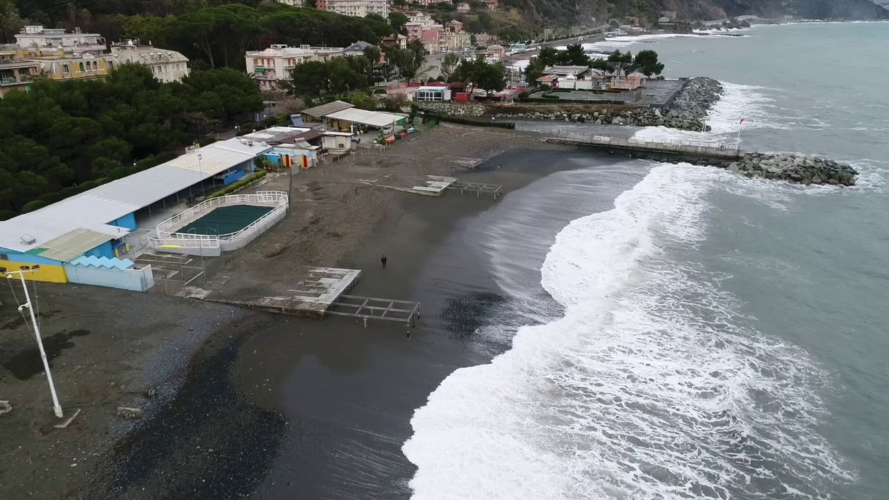 La mareggiata del dicembre 2017 ad Arenzano