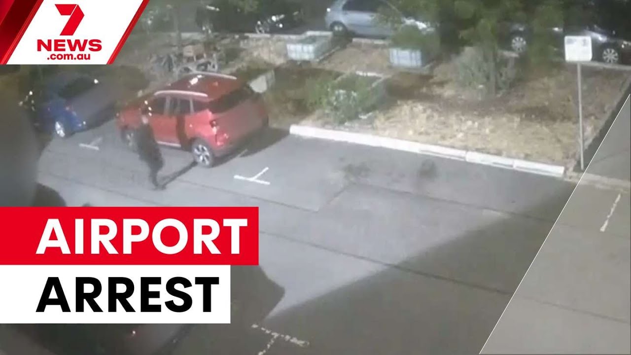 Murder suspect arrested fleeing Melbourne Airport | 7NEWS