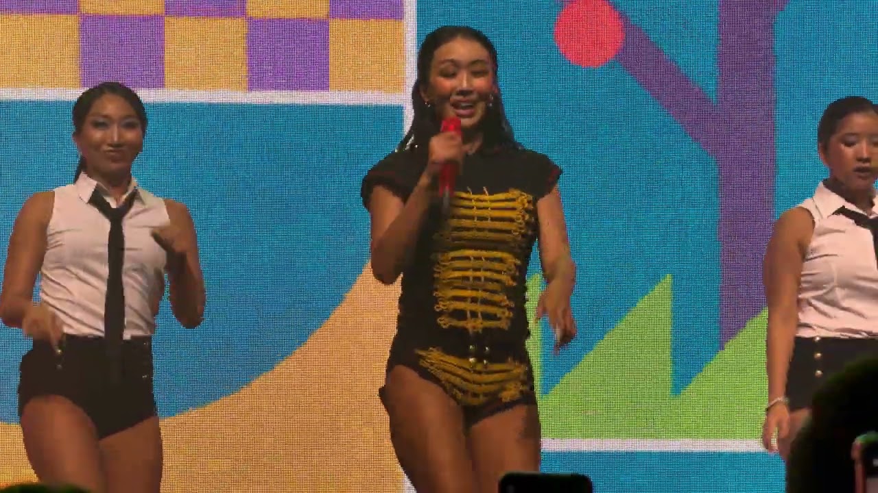 251208 05. Ma Boy, Touch My Body | HYOLYN EUROPE TOUR 2025 - Warsaw, Progresja
