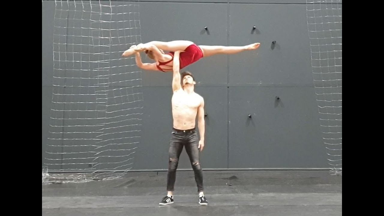 Acro Duo - Duo in Motion - Ain't no Sunshine (Passenger Cover) - Full Act 2020