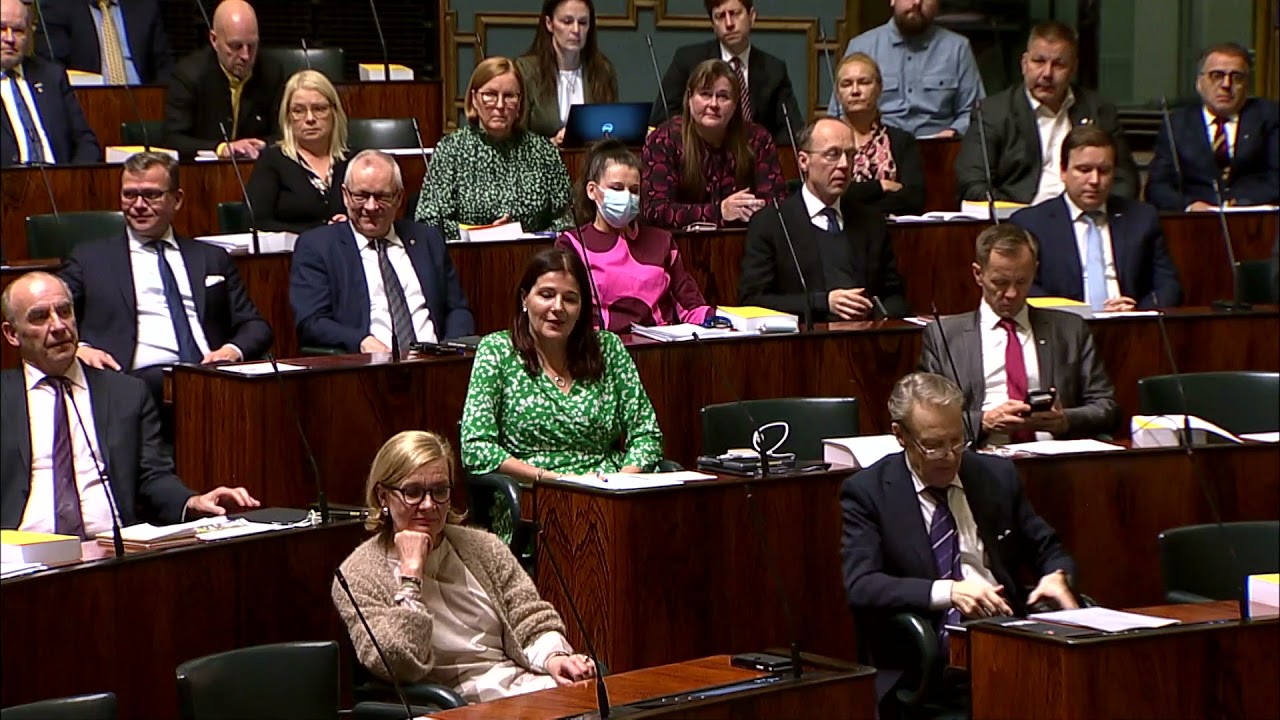Paula Risikko kokoomus teill&auml; on utopistinen ajattelu siit&auml;