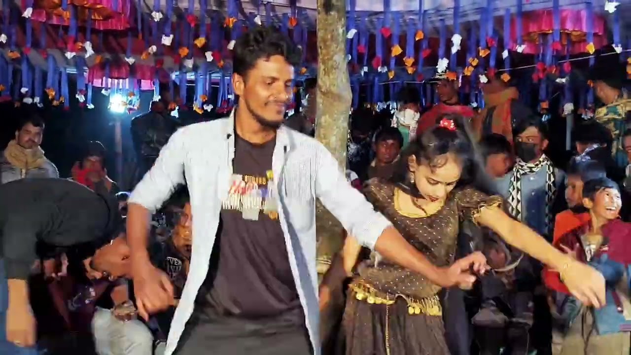 Akhiya keo Kajal/ আকিয়া কেহ কাজল/New Wedding Dance/biye Bari Dance/misty