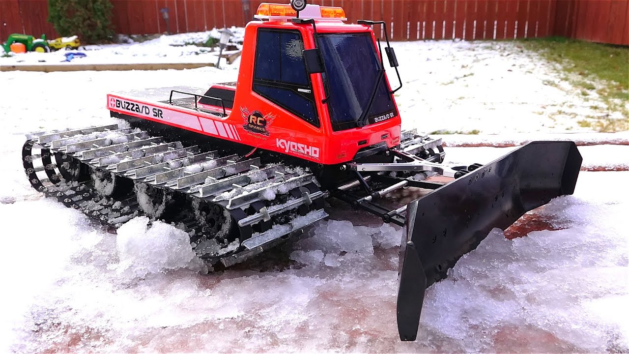 RC ADVENTURES - Kyosho Blizzard SR - Время для семейного отдыха на заднем дворе!