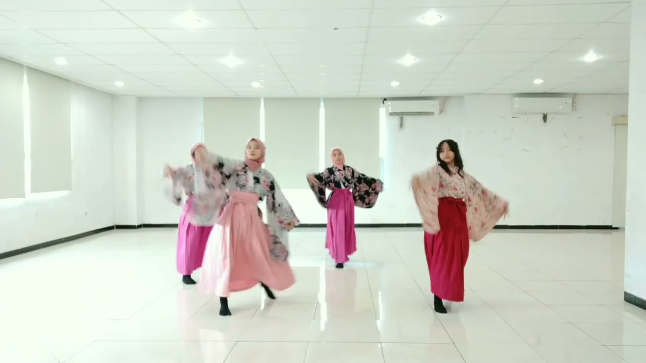 TARI TRADISIONAL JEPANG 『Senbonzakura」