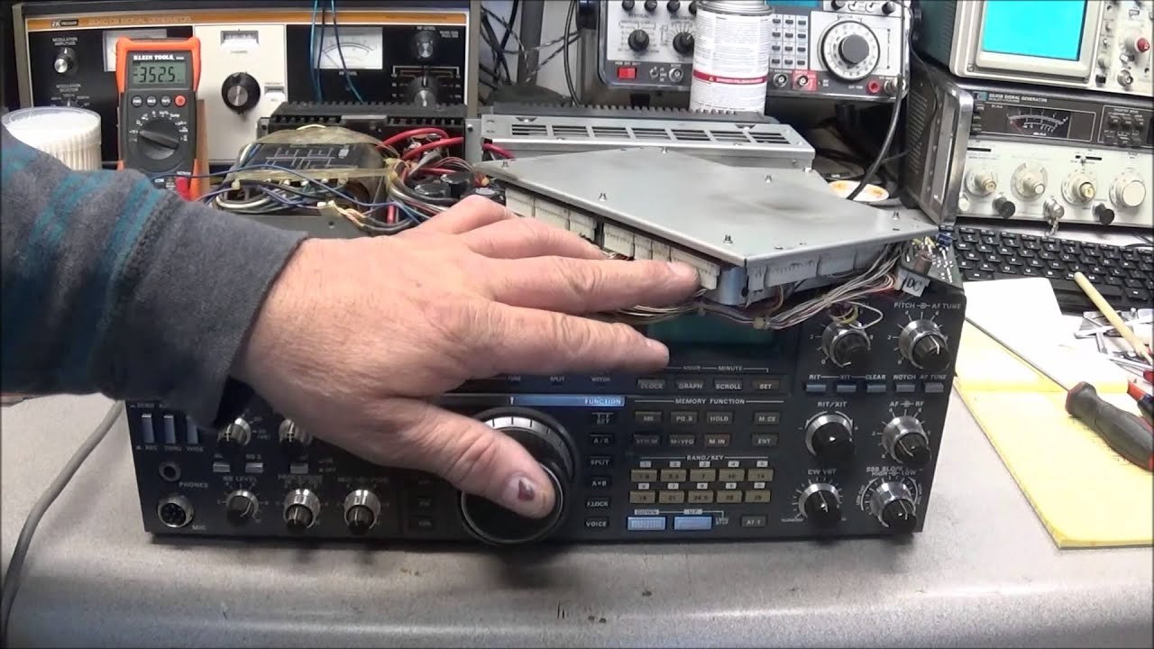 #18 Kenwood TS 940 DOT на выставке В погоне за кроличьей норой. Часть 1