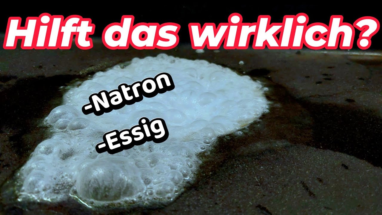 Der Abflussreiniger Test mit Essig und Natron.