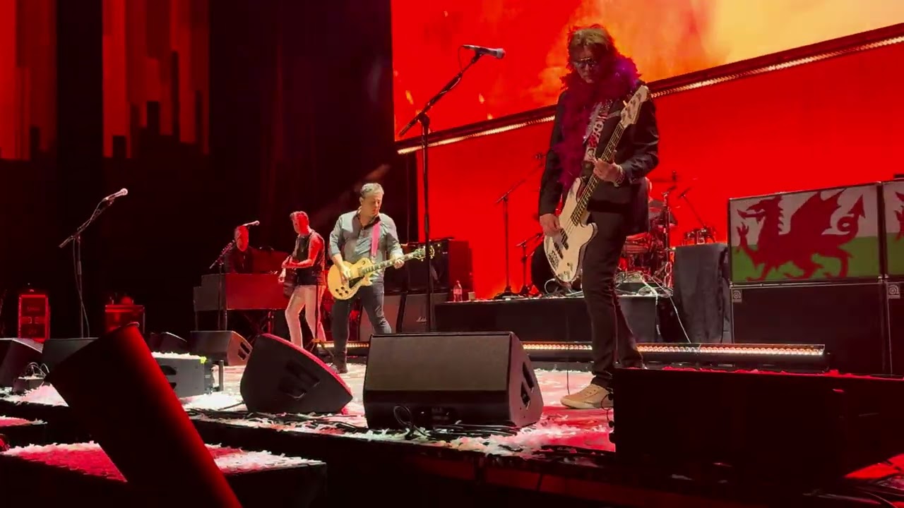 MANIC STREET PREACHERS - IF YOU TOLERATE THIS  YOUR CHILDREN WILL BE NEXT - SWANSEA ARENA - 09.05.25