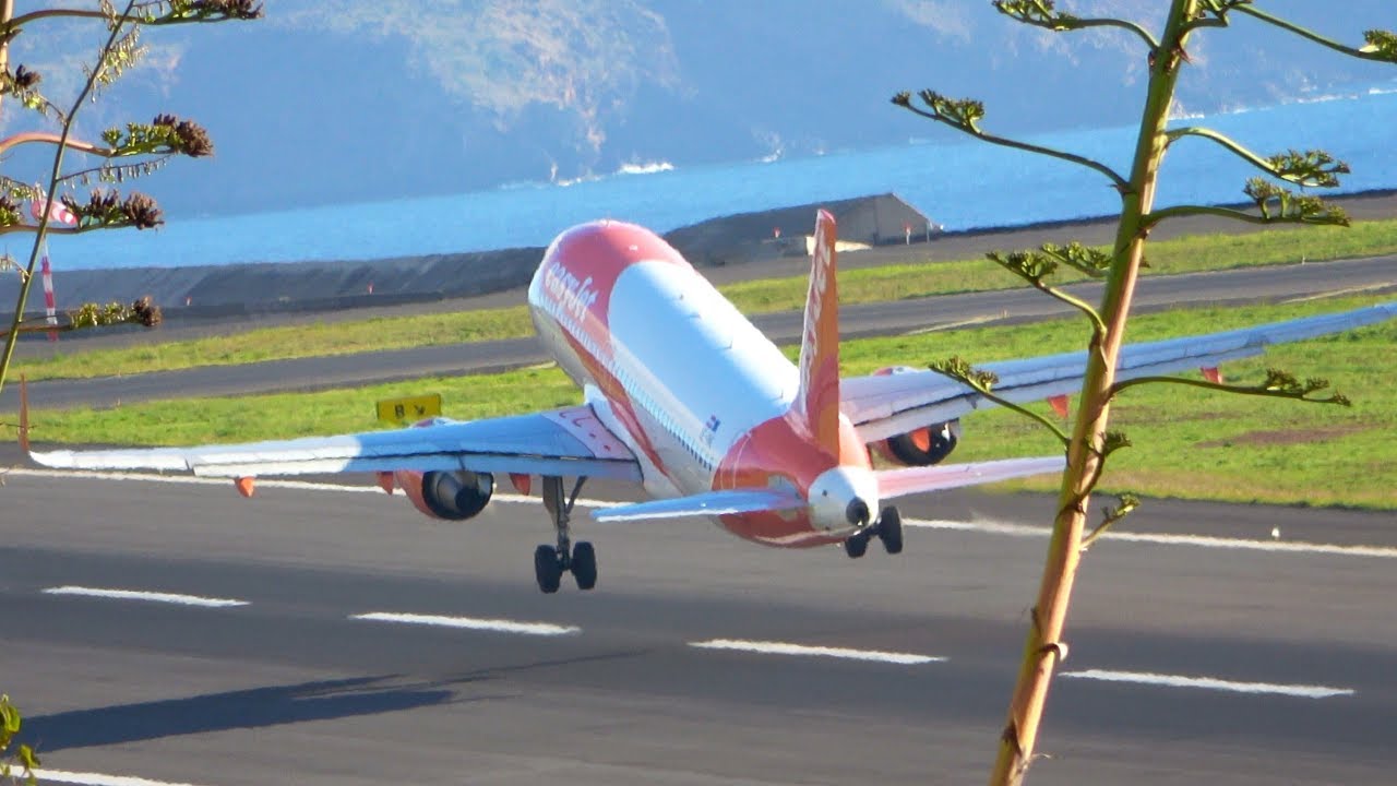 13 SATURDAY MORNING RUSH TAKEOFFS at Madeira Airport 04.01.2020