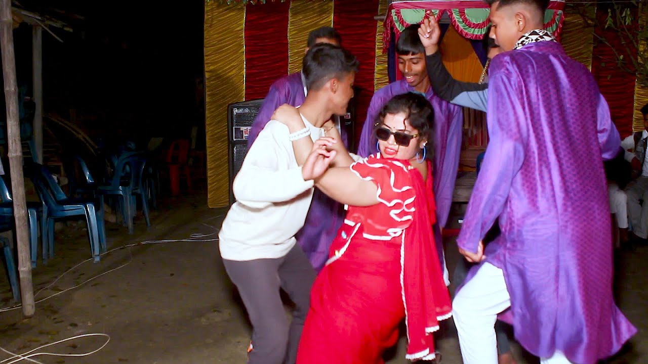 বিয়ে বাড়ির উরাধুরা নাচ/নেশা লাগিলো রে/Nesha Lagilo Re dance/Bangla New dance song/Item girls Suborna
