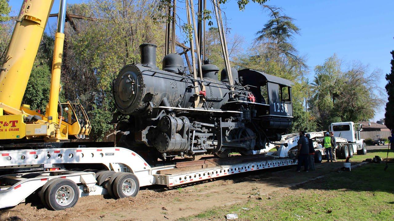 Southern Pacific 1238 Moves To Kingsburg, Ca! Part 1