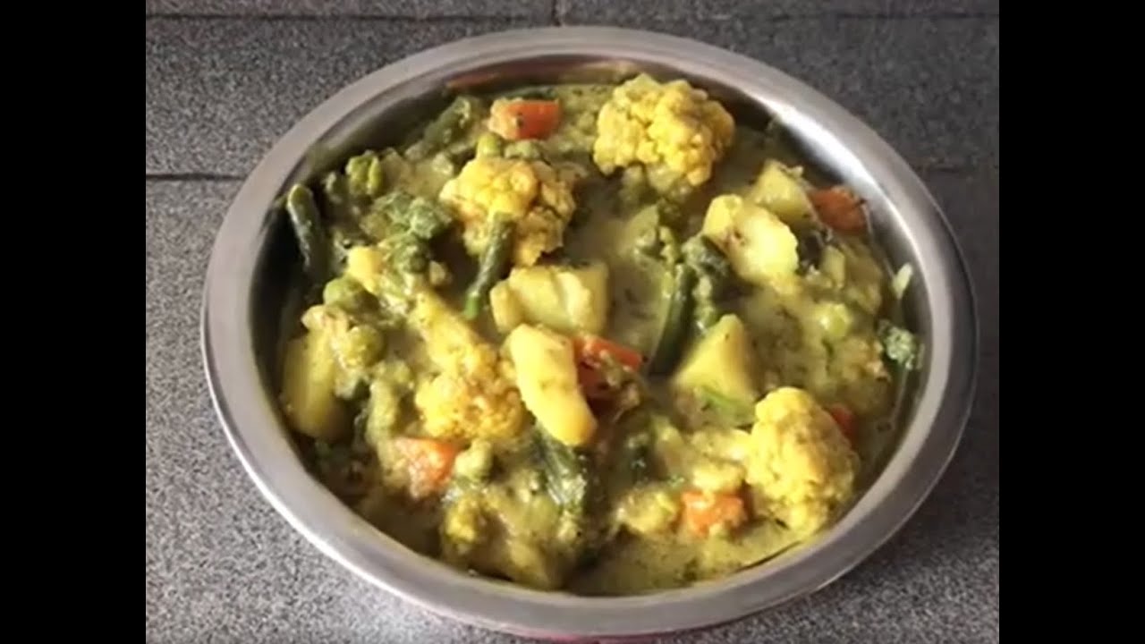 Vegetable kurma for chapati,poori/No onion no garlic veg kurma recipe/Vegetable kurma in Telugu