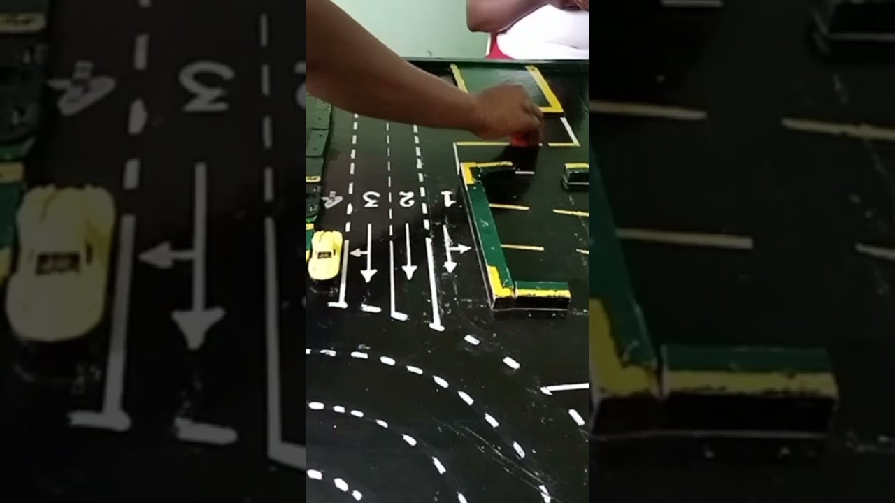 driving red car mbele ya green car #driving #drivingreview #learntodrive #modeltownboard #games