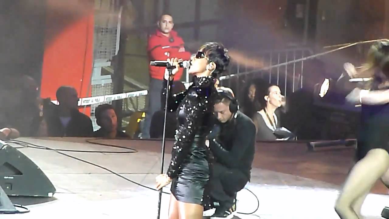 Commander - Kelly Rowland LIVE at Starfloor Paris