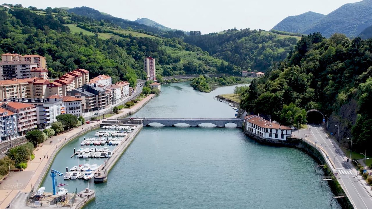 (2/2) Puente Deba-Mutriku, Deba, España – ULMA Construction [es]
