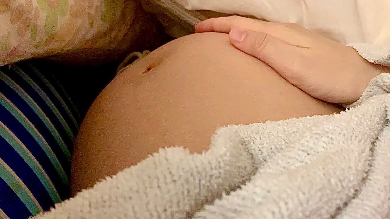 【妊娠9ヶ月】激しい胎動を夫に見せてみた