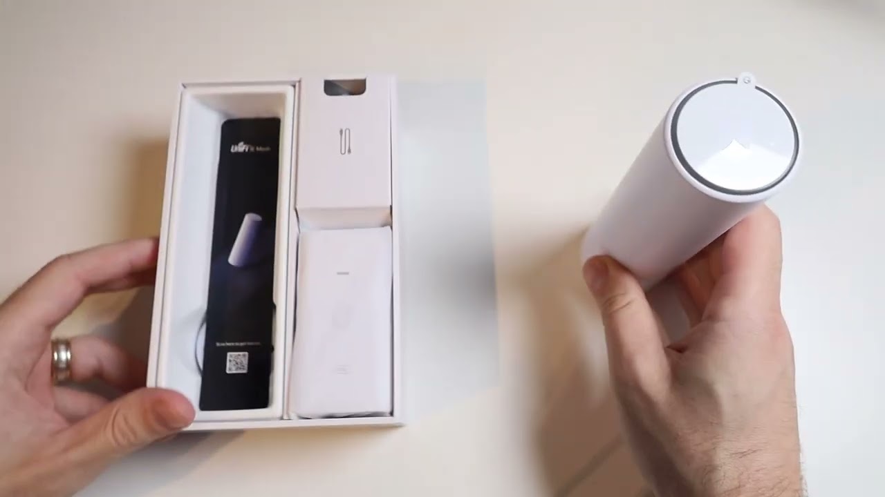 Распаковка точки доступа Ubuiquiti Unifi U6 Mesh