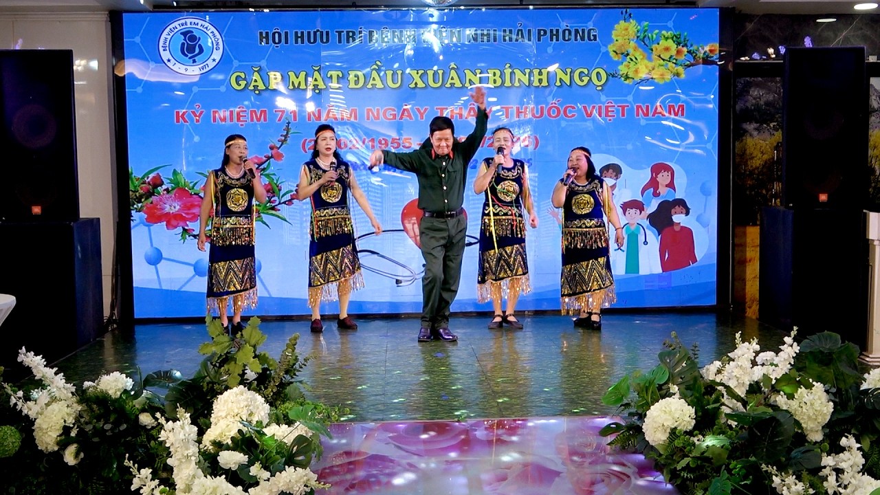 TÌNH CA TÂY NGUYÊN / ĐÌNH HUỆ CÙNG TỐP NỮ HỘI HƯU BỆNH VIỆN NHI