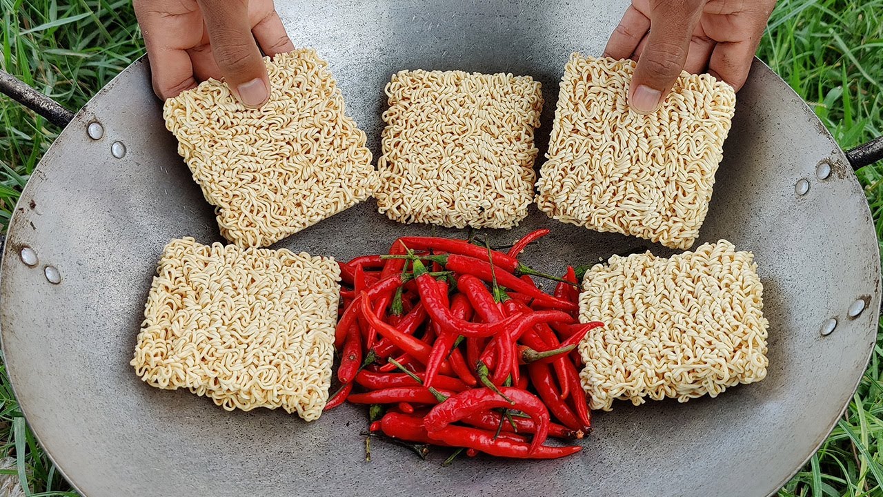 Yellow Noodle Fried Chili Recipe / Spicy Noodle Cooking PATE Recipe