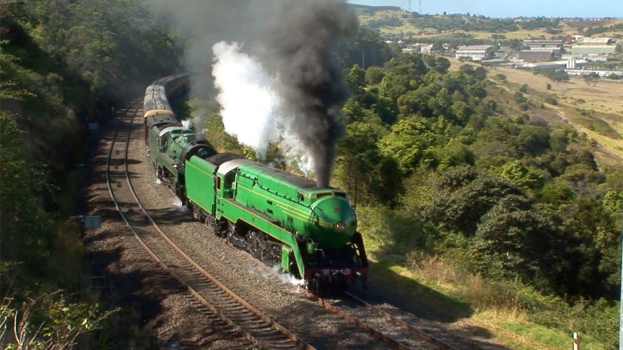 Australian steam locomotives 3801 & 3830 - Moss vale tour via Unanderra & Robertson - August 2005