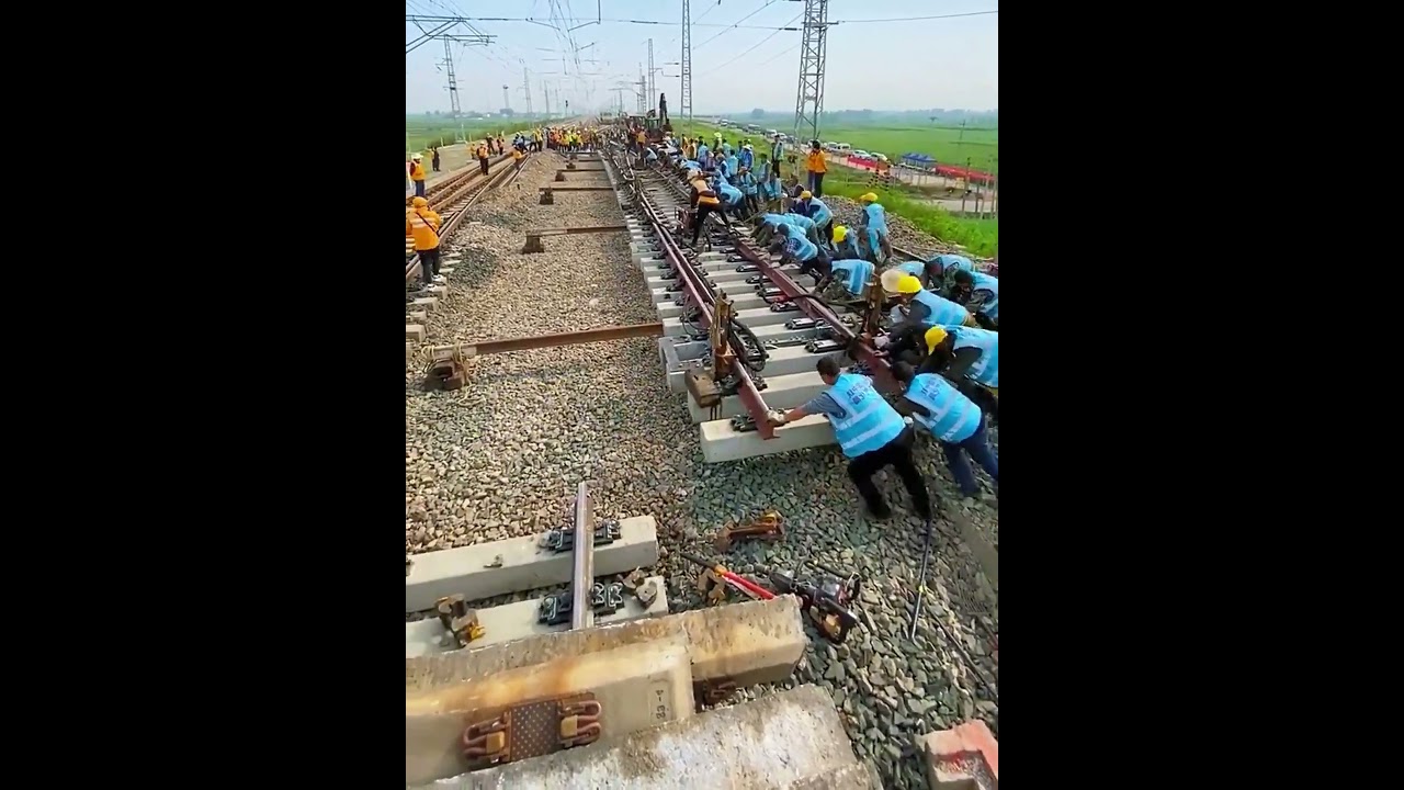Rapid transfer process of railway track- Good tools and machinery make work easy