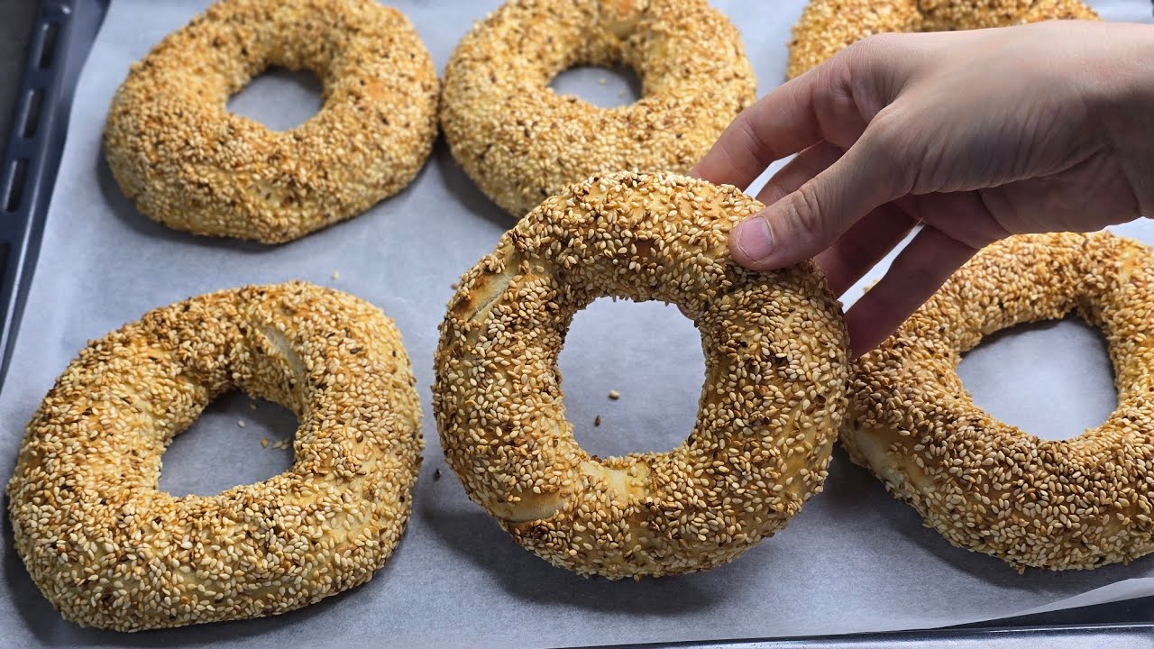 Me Pak Ujë dhe Miell përgaditi këto Simite  - Recetë e garantuar për Gevrek 