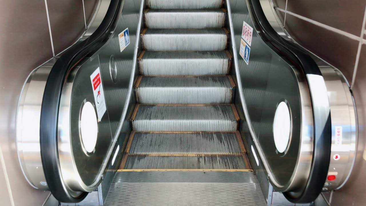 【エスカレーター フジテック製】JR西日本 彦根駅 改札外 東口(南側) FUJITEC Escalator at JR West Japan Hikone Station in Japan