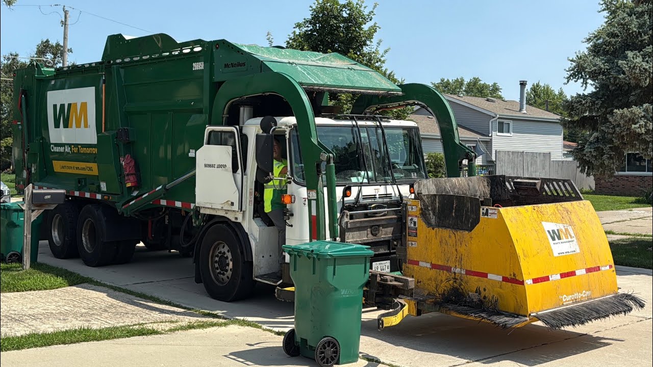 WM Autocar ACX Meridian Curotto Can Garbage Truck
