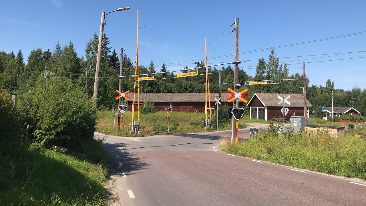 Järnvägsövergång Tällberg // Railroad crossing