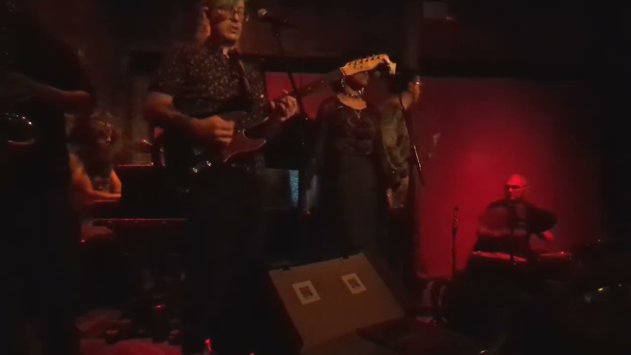 Under the Waves - Megahertz Donut (Live)