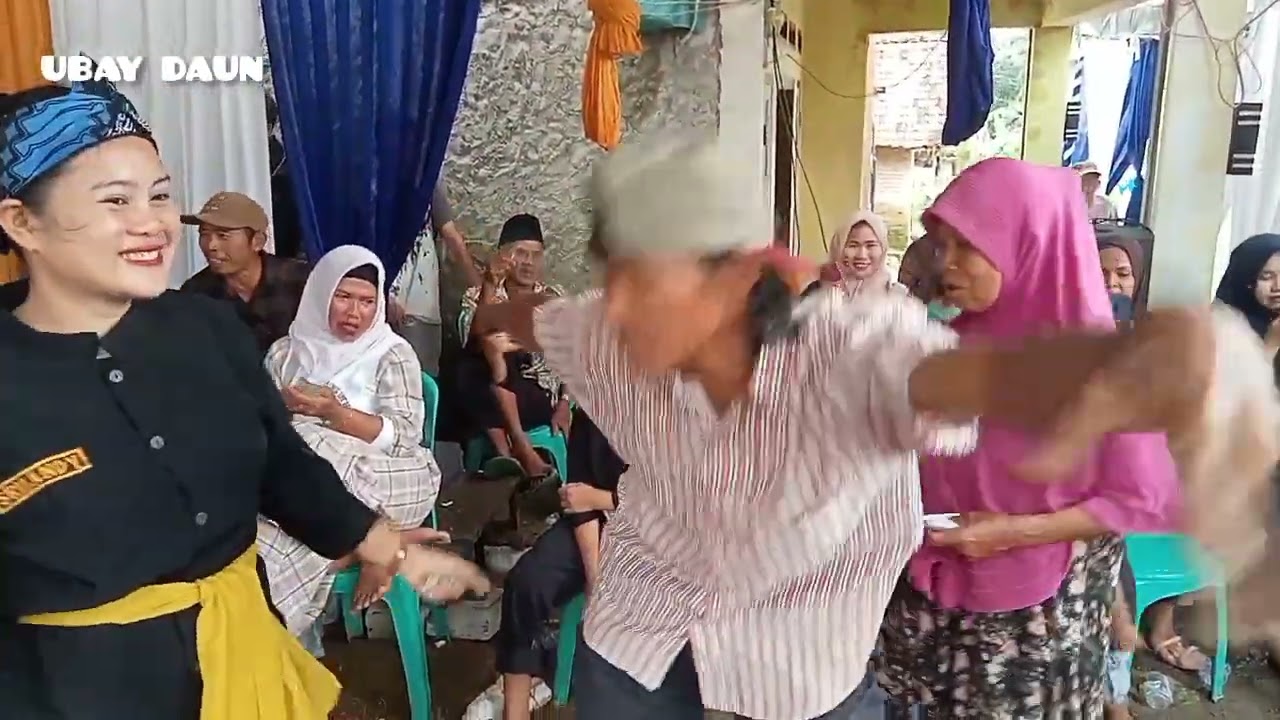 PALAWARI SIBUK JOGET KETIKA MELIHAT YANG SILATNYA CEWE CANTIK