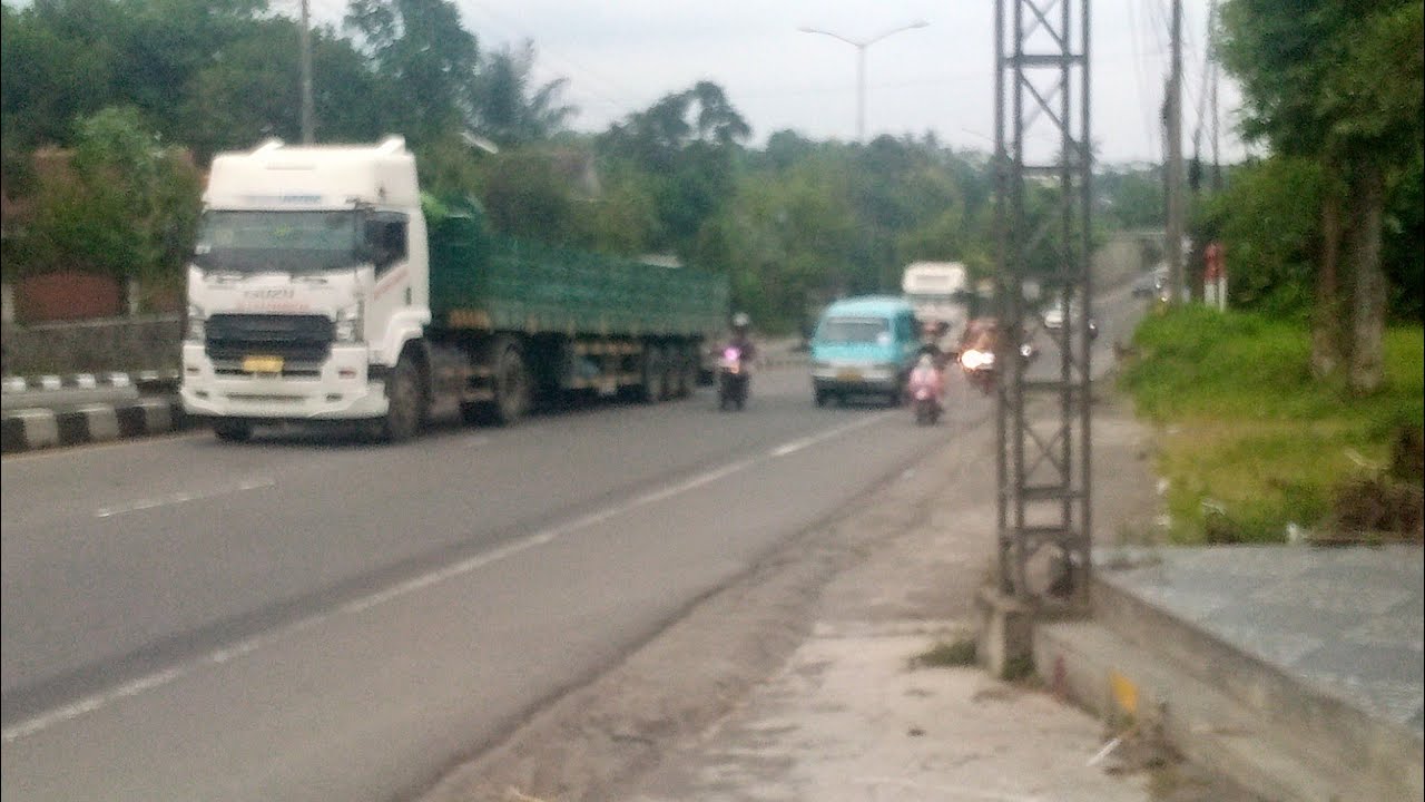 Konvoi truk trailer Isuzu giga!! Truk kontainer truk tronton truk wingbox truk molen truk tangki BBm