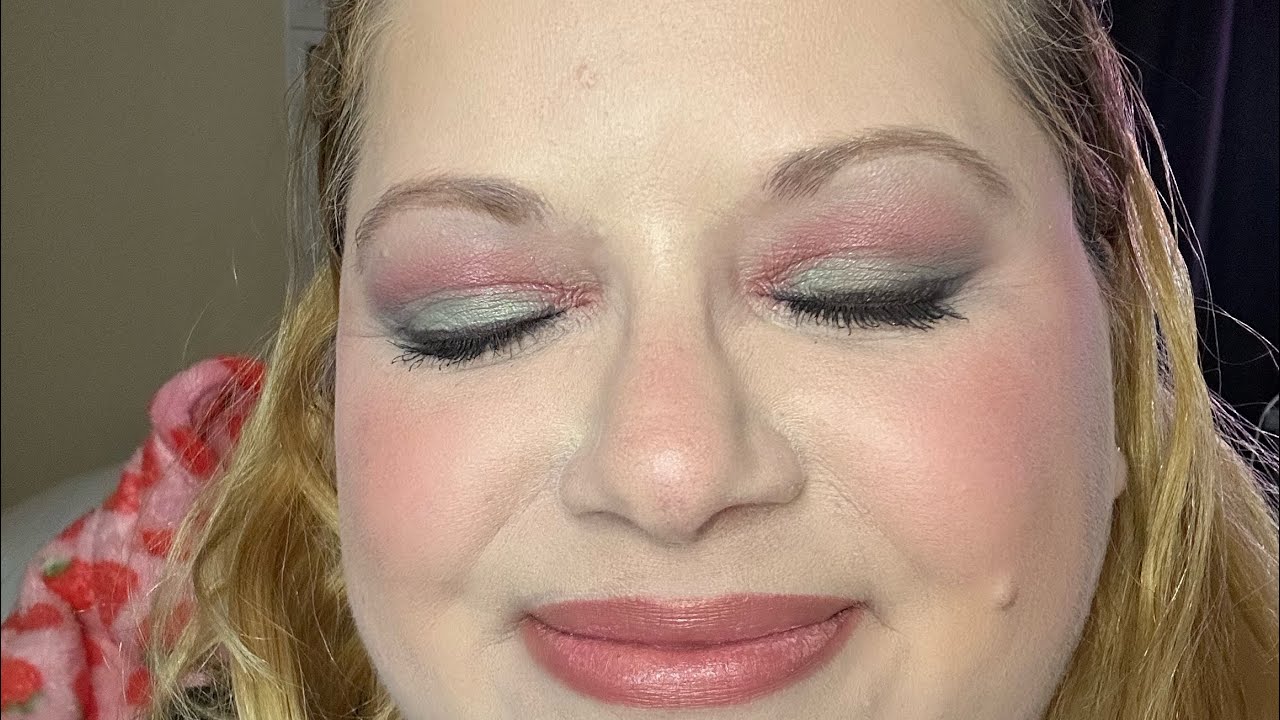 GRWM playing with Eyeshadows by Natasha Denona Retro Glam Palette 