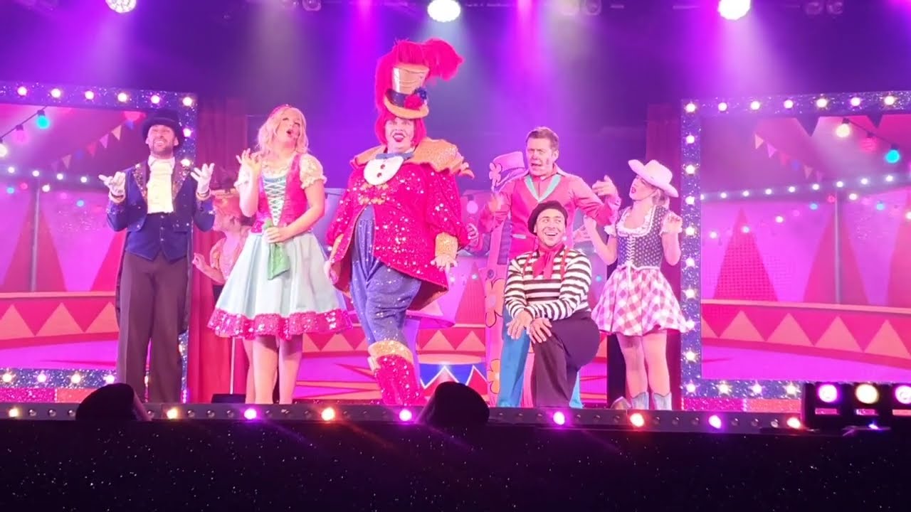 Butlins, Goldilocks Pantomime, December 2023
