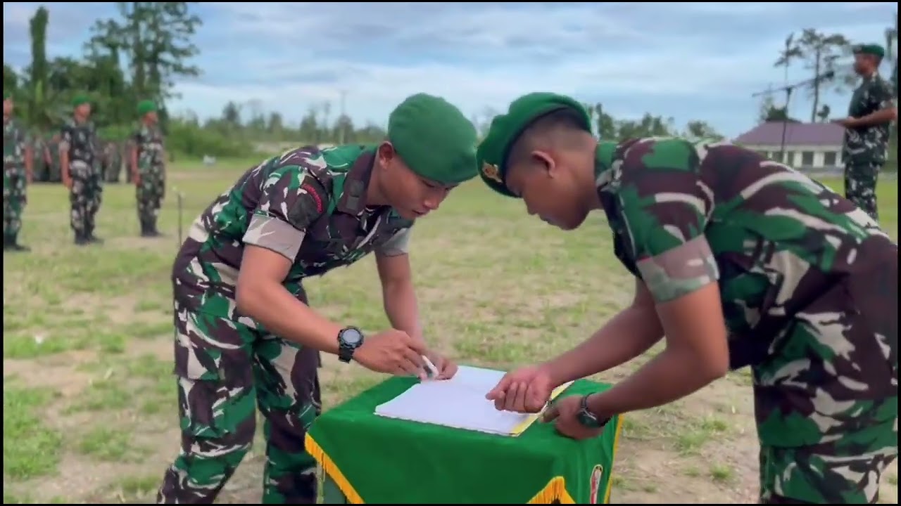 UPACARA TRADISI PENERIMAAN WARGA BARU YONIF TP 805/KSW