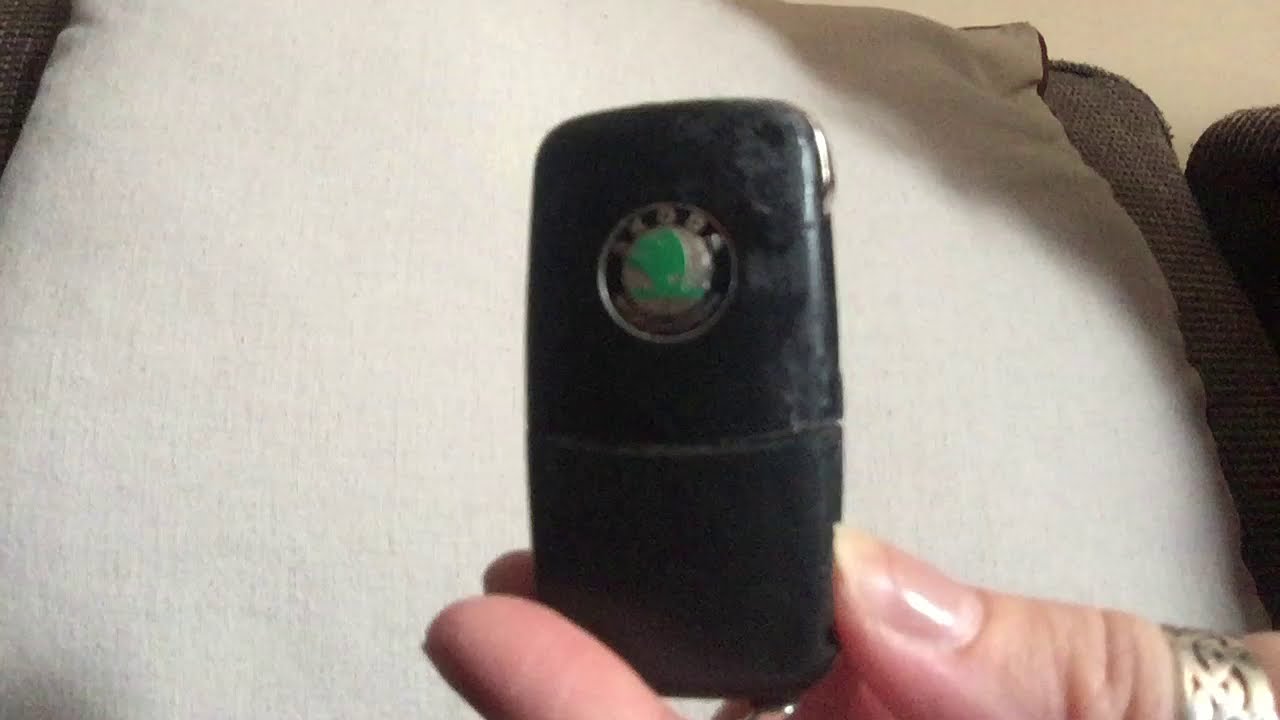 Skoda Octavia 56 Key Battery Change (Fabia/ VW)    🔑 QUICK & EASY!!! 🔑