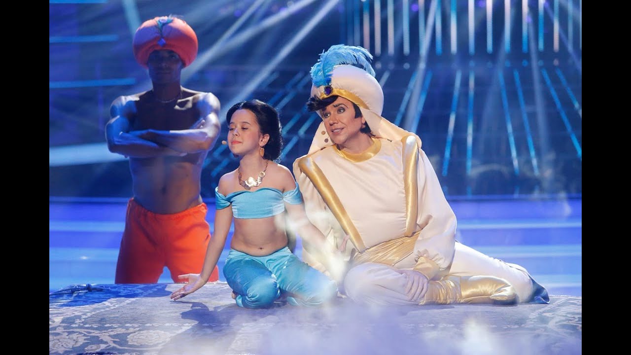 Santiago Segura y Julia imitan a Aladdin y Jasmine en Tu cara me suena Mini
