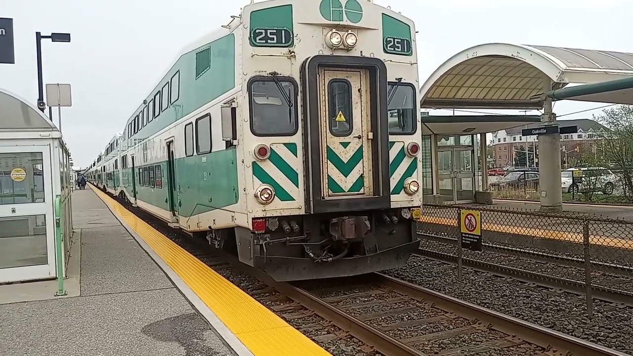 GO 1969-251 With 641 Arriving & Departing Oakville GO 5/5/24