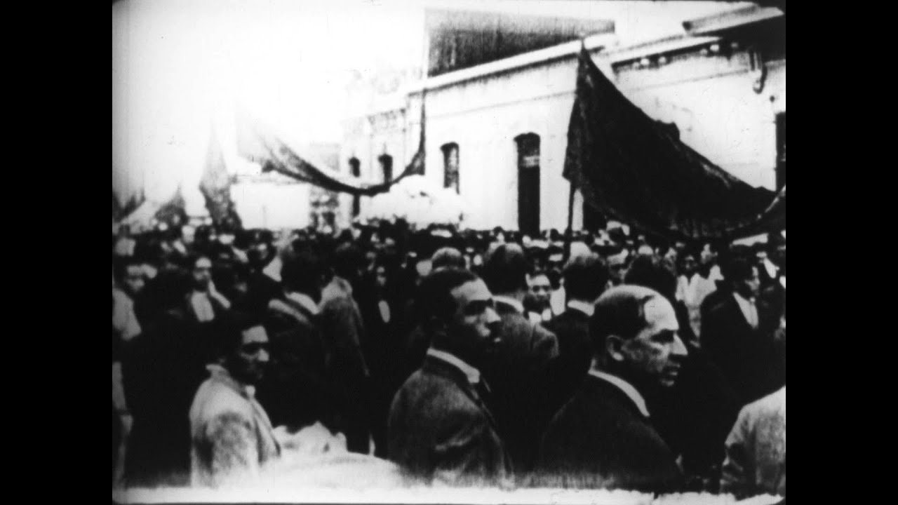 Film footage of /  Escenas fílmicas de José Carlos Mariátegui (1930)
