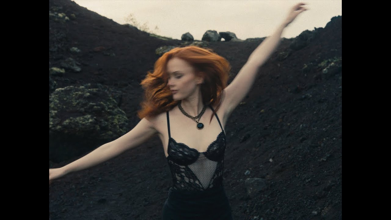 El&iacute;n Hall - Heaven To A Heathen (Official Video)